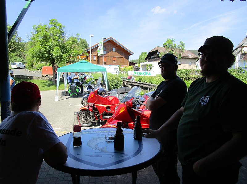 2018.05.26 Probefahrt, Bier, Grill, Freunde, Whisky und... Pflasterarbeiten (159).JPG